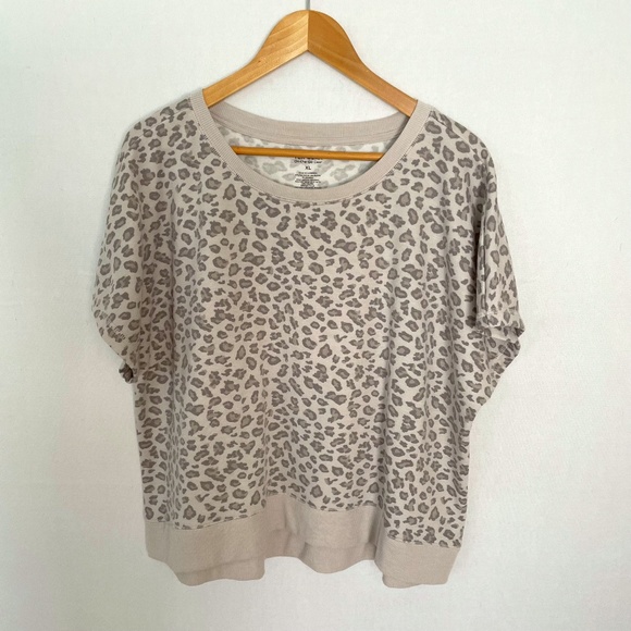 tek gear Tops - TEK Gear Oversized Short Sleeve Animal Print Sweatshirt Knit Top Size X-Large